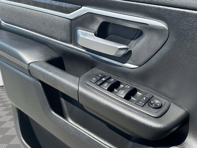 2020 RAM 1500 Big Horn Crew Cab 4x4 5'7' Box