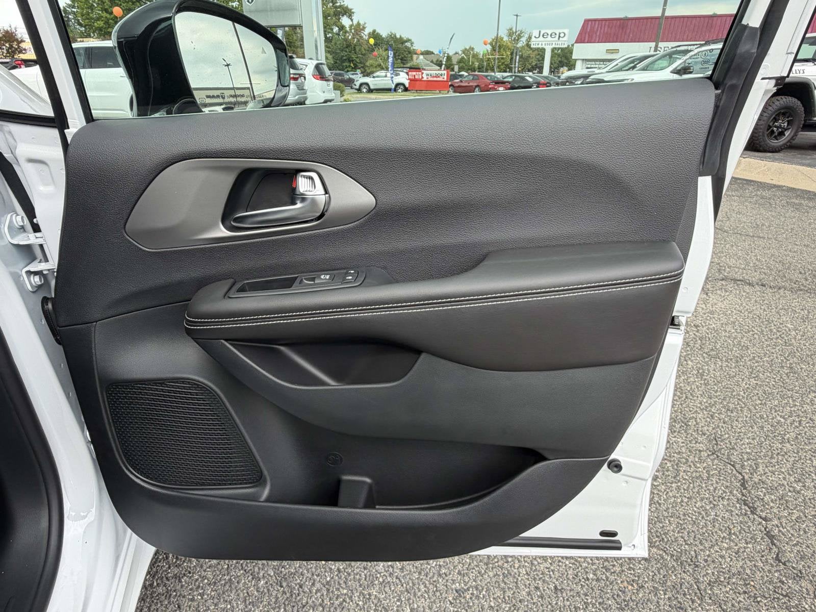 2027 Chrysler Pacifica PACIFICA LX