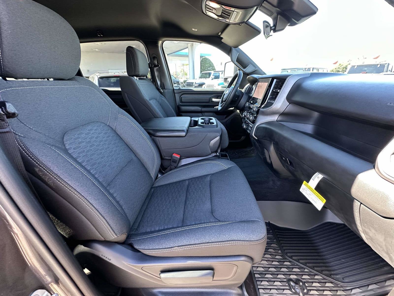 2027 RAM Ram 1500 RAM 1500 WARLOCK CREW CAB 4X4 5'7' BOX