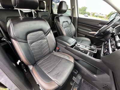 2023 Nissan Pathfinder Platinum