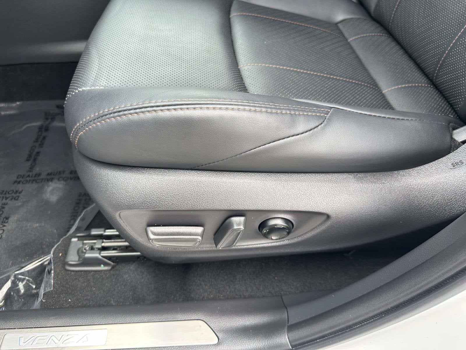 2023 Toyota Venza Base