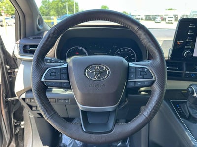 2021 Toyota Sienna Base