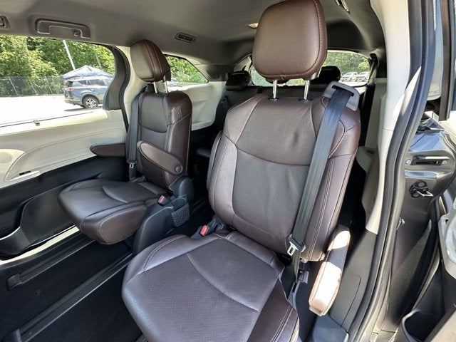 2021 Toyota Sienna Base