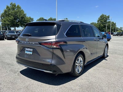 2021 Toyota Sienna Base