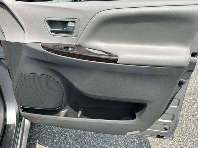 2017 Toyota Sienna Base