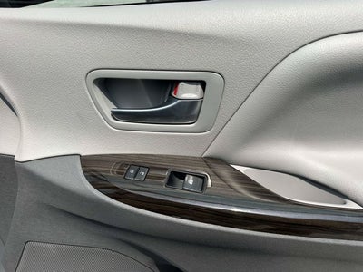 2017 Toyota Sienna Base