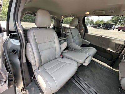 2017 Toyota Sienna Base