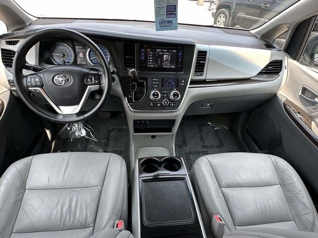 2017 Toyota Sienna Base