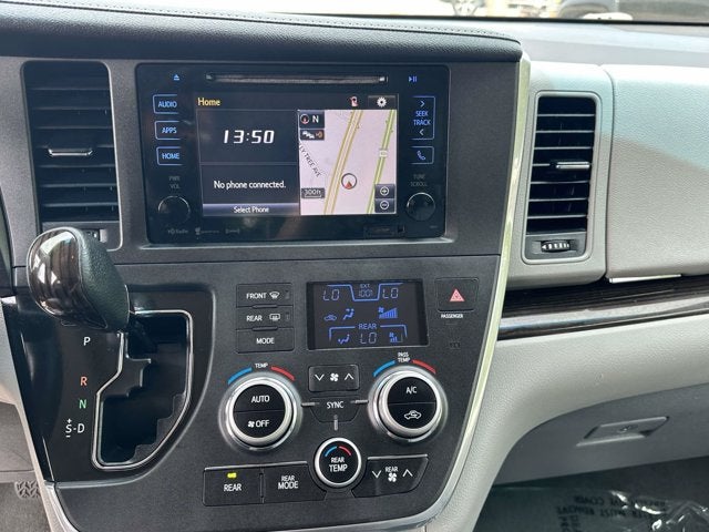 2017 Toyota Sienna Base