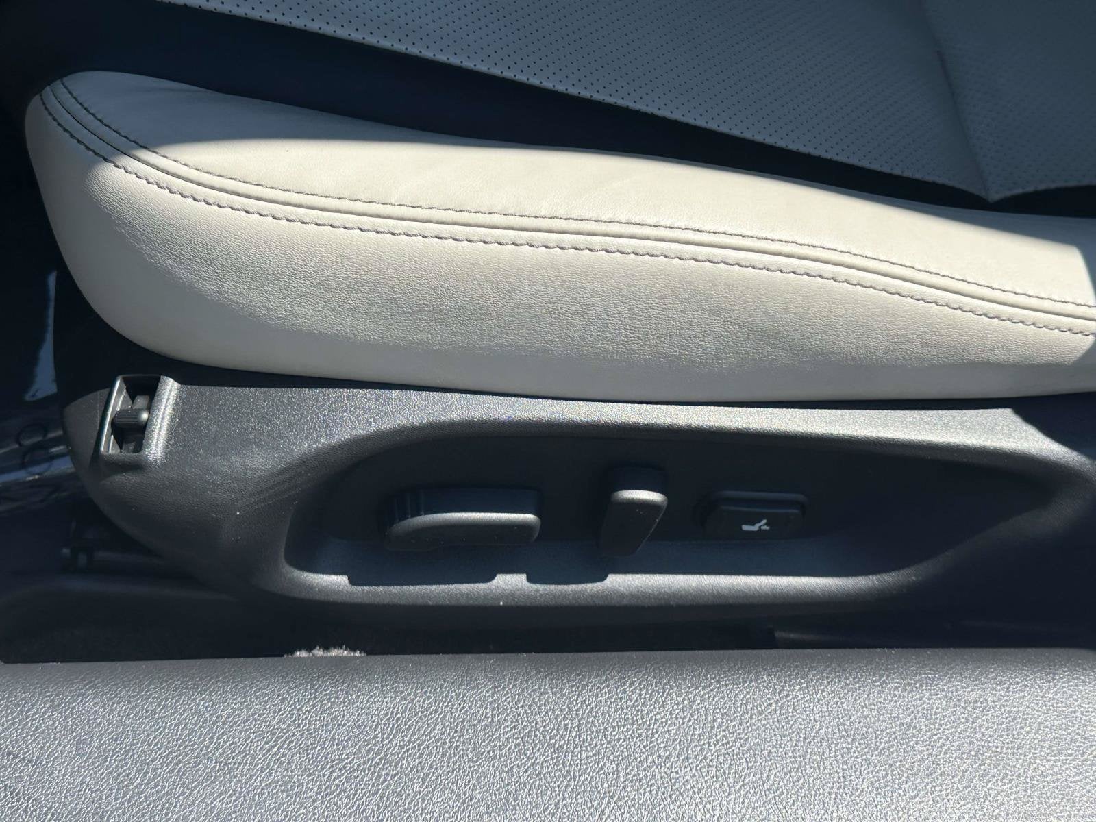 2022 INFINITI Q60 LUXE