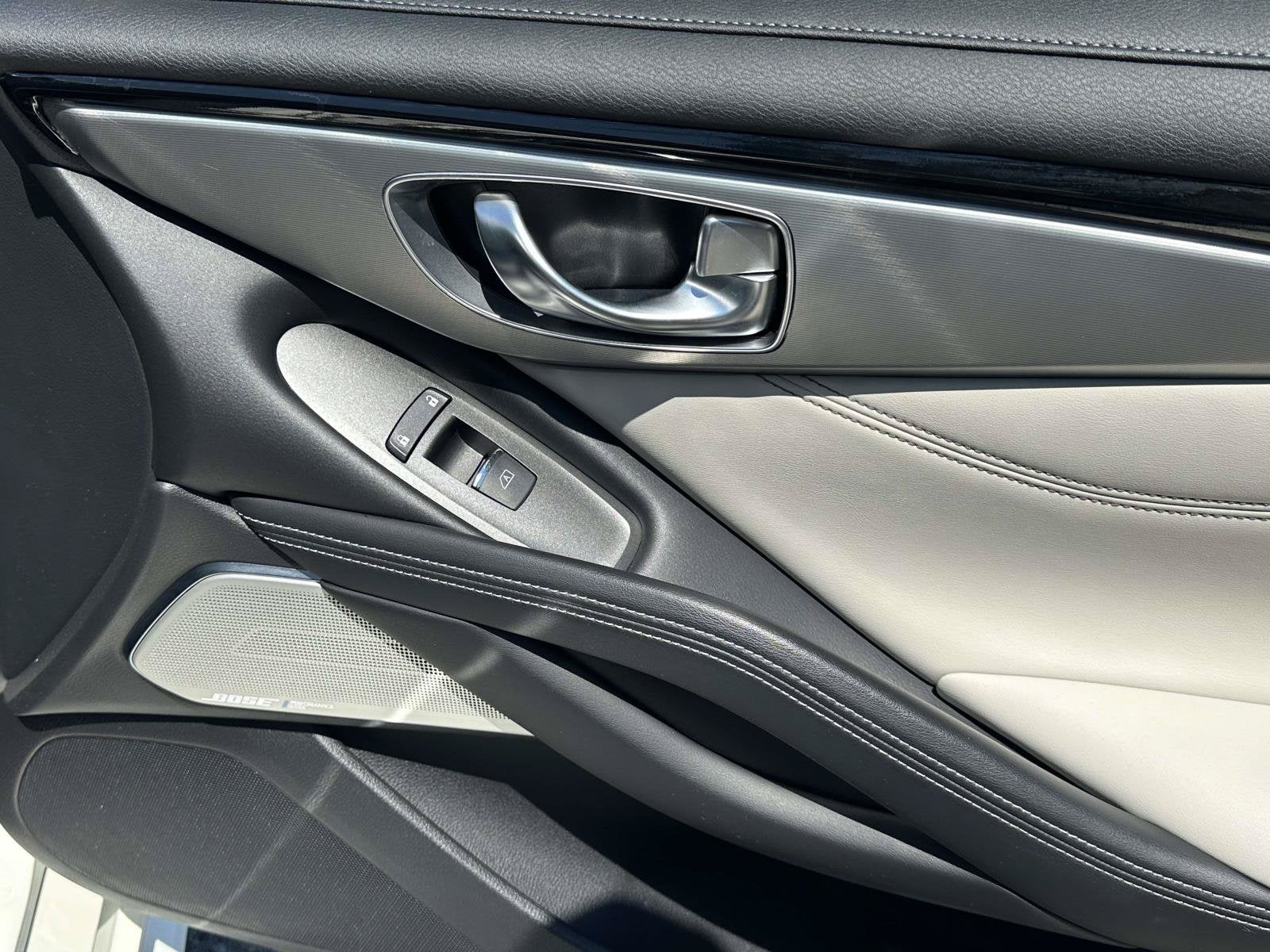 2022 INFINITI Q60 LUXE