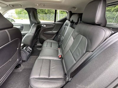 2023 Volvo XC40 Ultimate Bright Theme