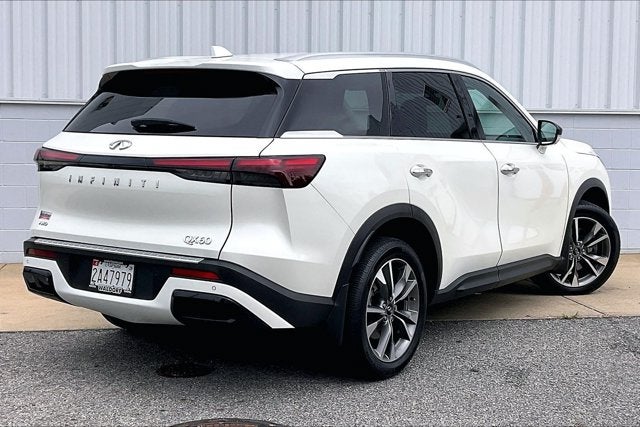 2023 INFINITI QX60 LUXE