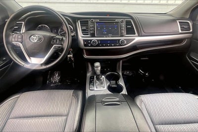 2016 Toyota HIGHLANDER LE Plus