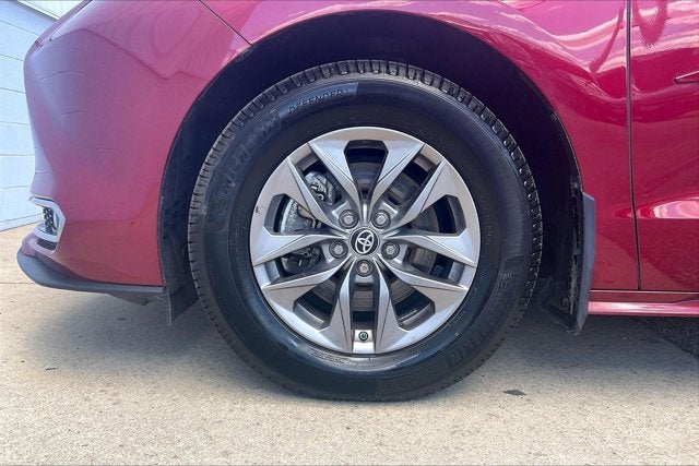 2023 Toyota Sienna XLE