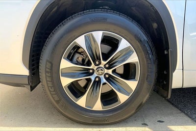 2025 Toyota Highlander XLE