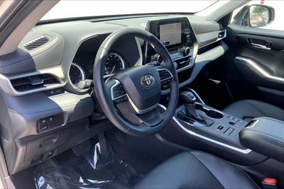2025 Toyota Highlander XLE