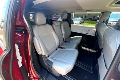 2025 Toyota Sienna XLE