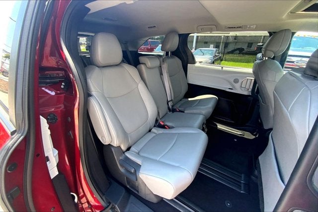 2025 Toyota Sienna XLE