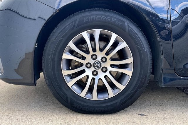 2019 Toyota SIENNA XLE 3.5L XLE