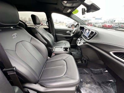 2023 Chrysler Pacifica Hybrid Touring L