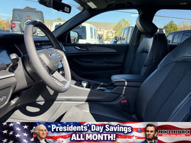 2025 Jeep Grand Cherokee 4WD