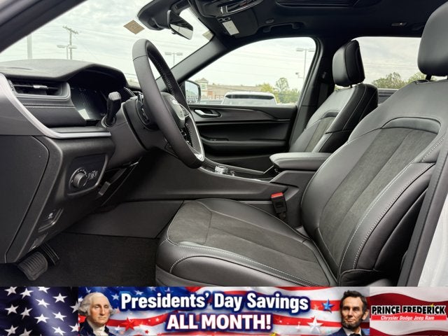 2025 Jeep Grand Cherokee 4WD