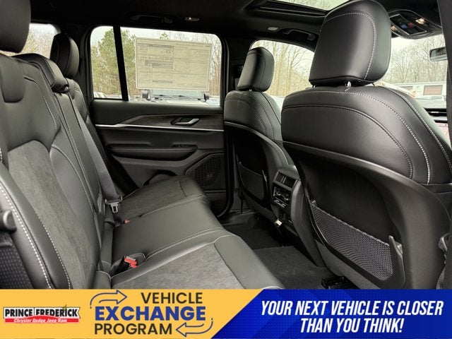 2026 Jeep Grand Cherokee Laredo Altitude