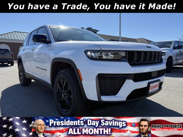 2026 Jeep Grand Cherokee Laredo Altitude
