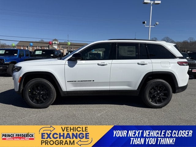 2026 Jeep Grand Cherokee Laredo Altitude