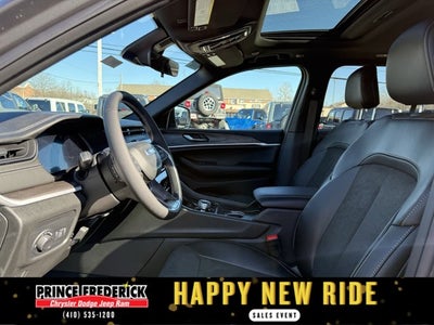 2026 Jeep Grand Cherokee Laredo Altitude