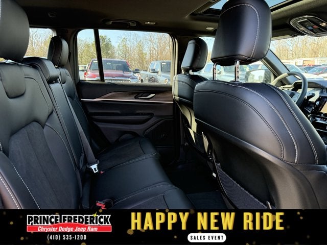 2026 Jeep Grand Cherokee Laredo Altitude