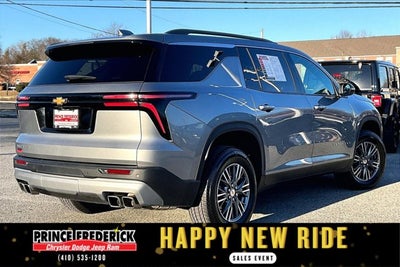 2025 Chevrolet Traverse FWD LT