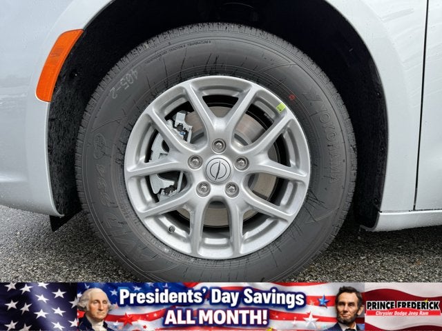 2026 Chrysler Pacifica Select