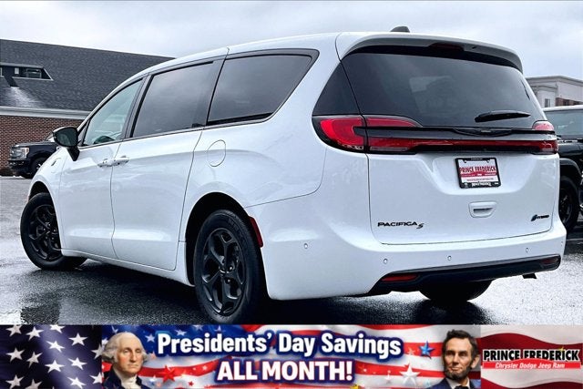 2023 Chrysler Pacifica Hybrid Limited