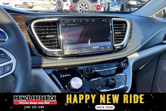 2023 Chrysler Pacifica Hybrid Limited