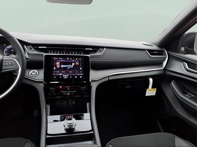 2025 Jeep Grand Cherokee LAR