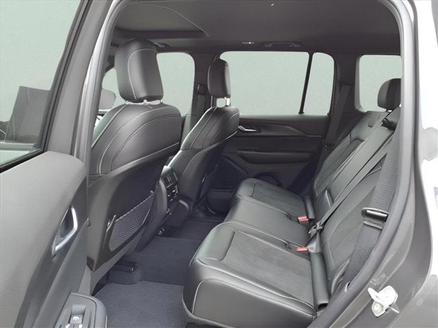 2025 Jeep Grand Cherokee LAR
