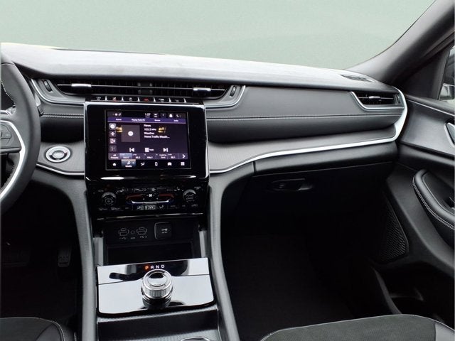 2025 Jeep Grand Cherokee LAR