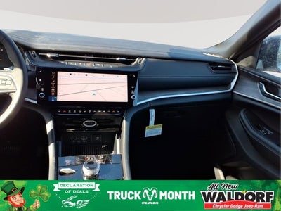 2026 Jeep Grand Cherokee Laredo Altitude