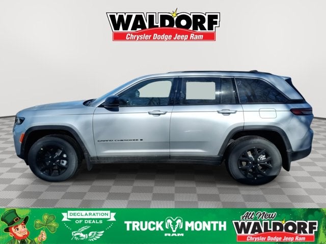 2026 Jeep Grand Cherokee Laredo Altitude