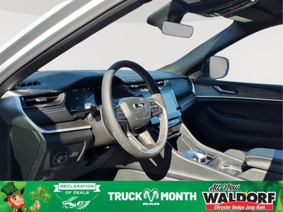 2026 Jeep Grand Cherokee Laredo Altitude