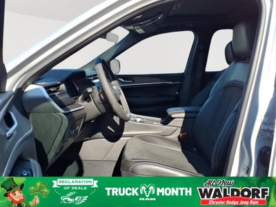 2026 Jeep Grand Cherokee Laredo Altitude