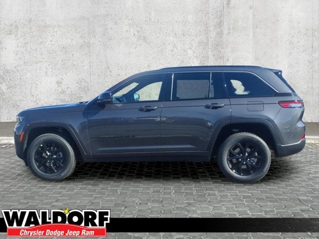 2026 Jeep Grand Cherokee Laredo Altitude
