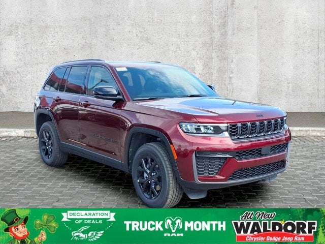 2026 Jeep Grand Cherokee Laredo Altitude