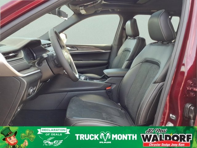 2026 Jeep Grand Cherokee Laredo Altitude