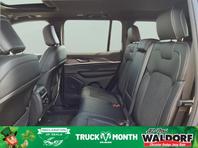 2026 Jeep Grand Cherokee Laredo Altitude