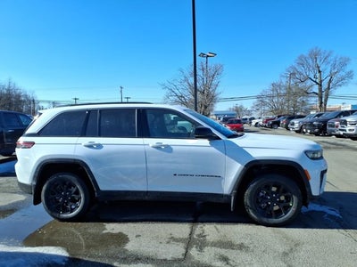 2026 Jeep Grand Cherokee Laredo Altitude