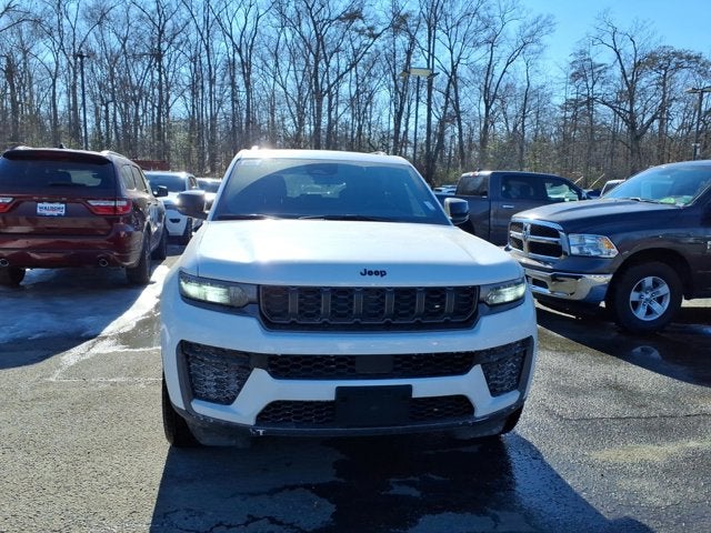 2026 Jeep Grand Cherokee Laredo Altitude