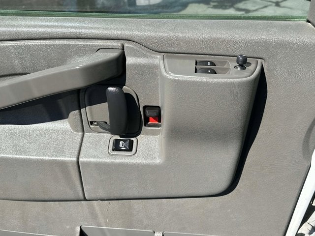 2023 Chevrolet Express Passenger LS